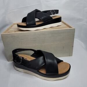 Clarks - Women's Clara Cove- Black Strap leather sandals- size 7.5